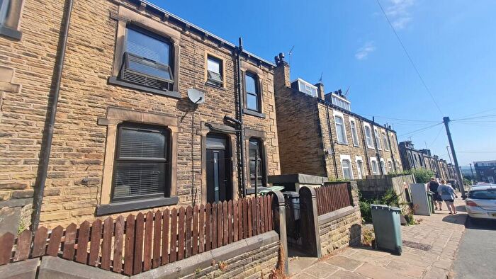 3 Bedroom Terraced House To Rent In Zoar Street, Morley, Leeds, West Yorkshire, Uk, LS27