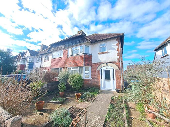 3 Bedroom End Of Terrace House For Sale In Myrtle Avenue, Portchester, PO16