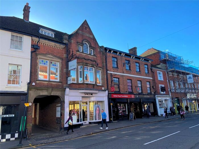 2 Bedroom Flat To Rent In West Street, Farnham, Surrey, GU9