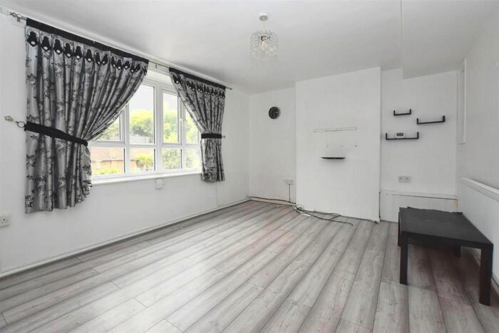 2 Bedroom Flat To Rent In Ravensbury Grove, Mitcham, CR4