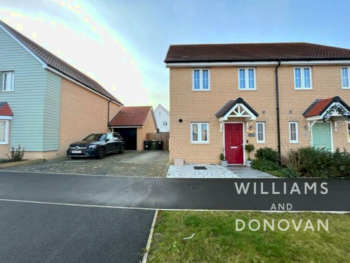 2 Bedroom Semi-Detached House To Rent In Athelstan Crescent, Rochford, SS4