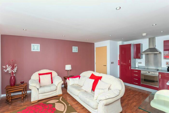 1 Bedroom Property To Rent In Kings Road, Swansea, SA1