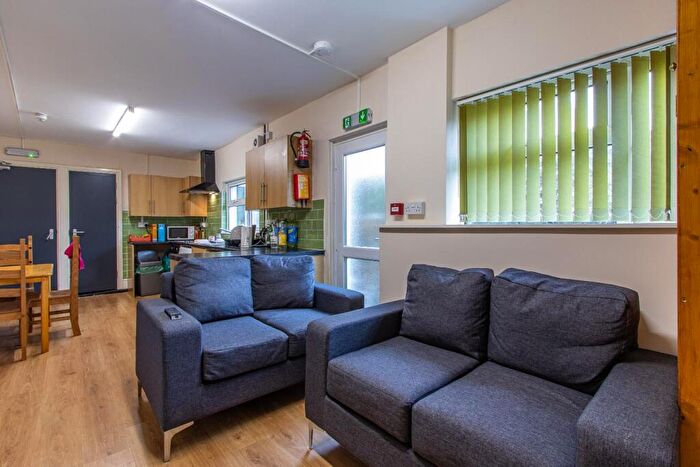 5 Bedroom Private Hall To Rent In Moy Road, Roath, CF24
