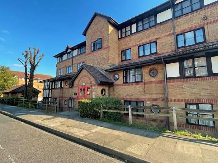 1 Bedroom Flat To Rent In Somerset Gardens, White Hart Lane, Tottenham, London, N17