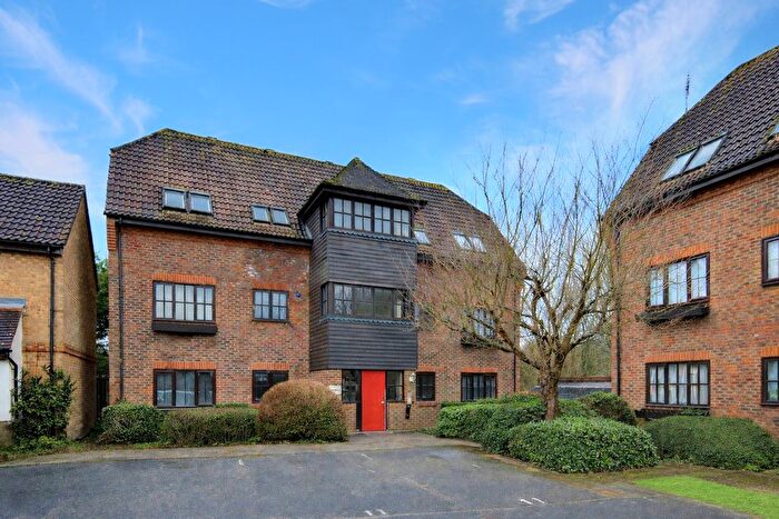 1 Bedroom Flat For Sale In Box Close, Laindon, Basildon, Essex, SS15