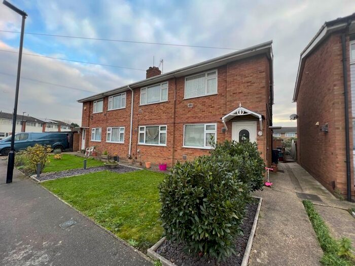 2 Bedroom Maisonette To Rent In Marriott Close, Feltham TW14