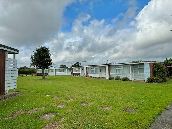 2 Bedroom Chalet For Sale In Sundowner, Hemsby, NR29