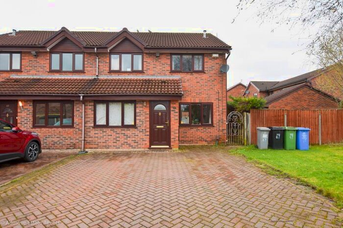 4 Bedroom Semi-Detached House To Rent In Pimmcroft Way, Sale, M33