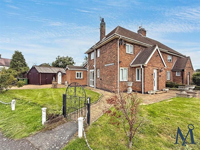 3 Bedroom Semi-Detached House For Sale In Charnborough Road, Coalville, LE67