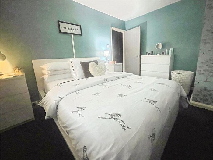 3 Bedroom Terraced House For Sale In Lawrence Avenue, Heath Town, Wolverhampton, West Midlands, WV10