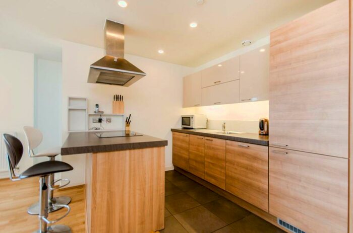 2 Bedroom Flat To Rent In Dancers Way, Deptford, London, SE8