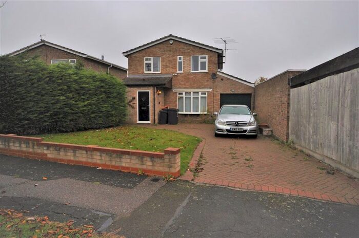 4 Bedroom Detached House To Rent In Prinknash Road, Bedford MK41