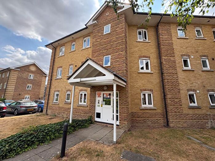 2 Bedroom Apartment To Rent In Coates Quay, Chelmsford, CM2