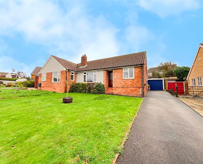 2 Bedroom Semi-detached Bungalow For Sale In Pine Tree Road, Heathfield, TN21