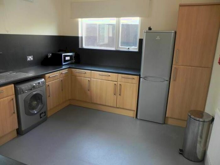 3 Bedroom Property To Rent In Glamorgan Street, City Centre, Swansea, SA1