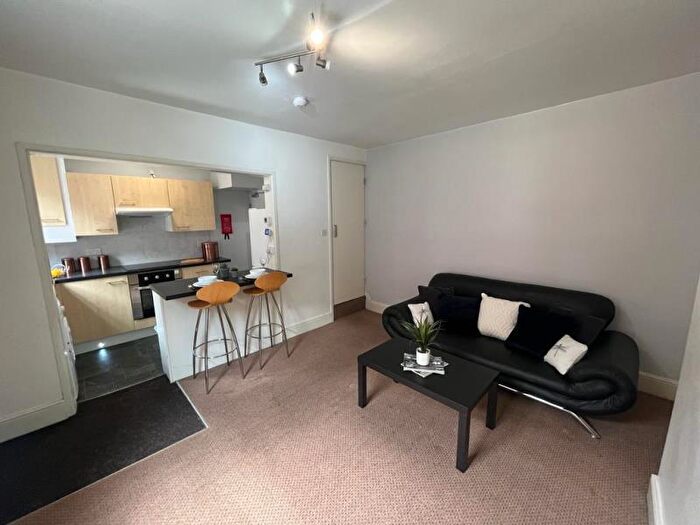 2 Bedroom Terraced House To Rent In Glebe Avenue, LS5