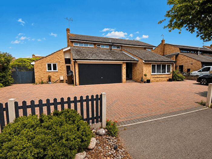 4 Bedroom Detached House For Sale In Queen Anne Roadwest Mersea, CO5