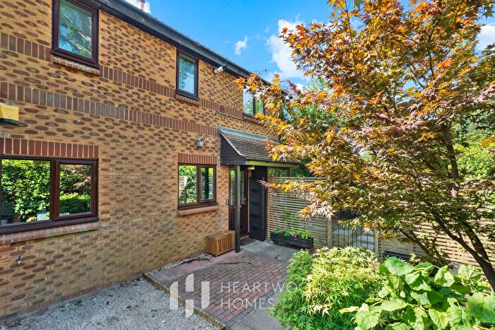 1 Bedroom Terraced House For Sale In Mercers Row, St. Albans, AL1