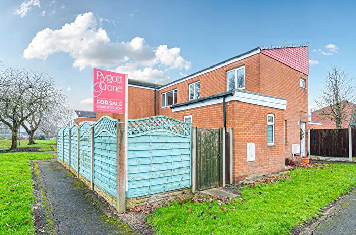 3 Bedroom Semi Detached House For Sale In Nidderdale Close, Wollaton, Nottinghamshire, NG8