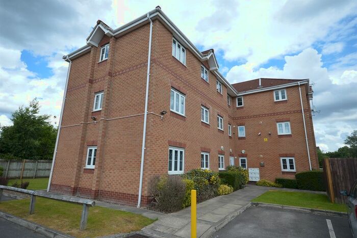 2 Bedroom Flat To Rent In Garthorp Road, Northern Moor, Manchester, M23