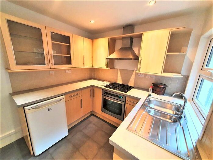2 Bedroom Detached House To Rent In Grafton Road, London, New Malden, KT3