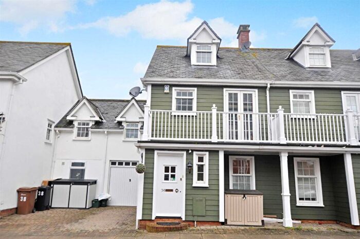 3 Bedroom Town House For Sale In Burnell Gate Chelmsford, CM1