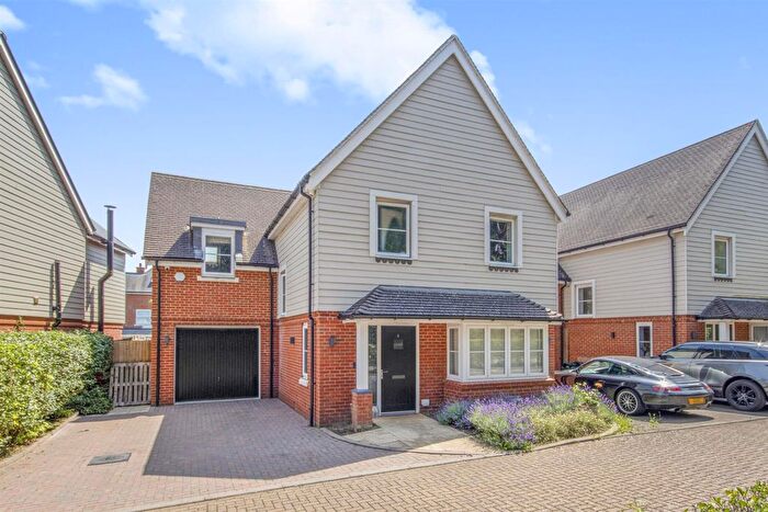 4 Bedroom Detached House For Sale In Valle Gardens, Leigh, TN11