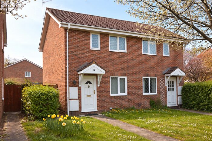 2 Bedroom House For Sale In The Willows, Caversham, Reading, RG4