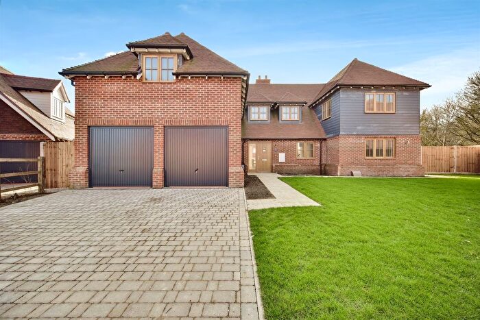 4 Bedroom Detached House For Sale In Roundwell Park, Bearsted, Maidstone, ME14