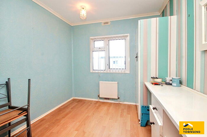 2 Bedroom Chalet For Sale In West Shore Park, Walney, Barrow-in-furness, LA14