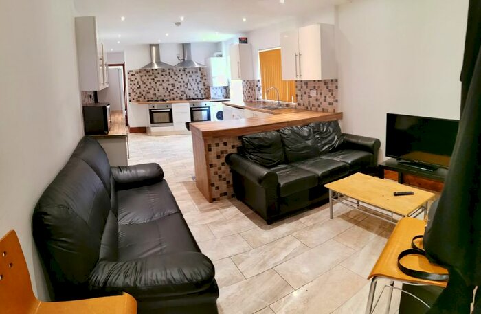 1 Bedroom Terraced House To Rent In Dawlish Road, Birmingham, B29