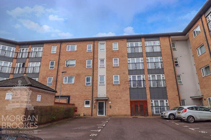 2 Bedroom Flat To Rent In Southernhay Close, Basildon, SS14