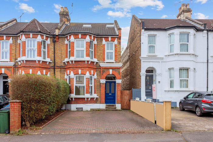 2 Bedroom Flat To Rent In Queens Road, Leytonstone, E11