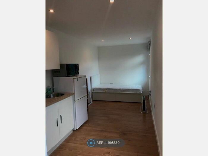Studio To Rent In Balmoral Road, Harrow, HA2