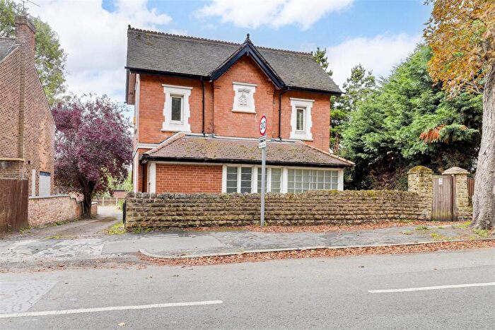 2 Bedroom Detached House For Sale In Mapperley Hall Drive, Nottinghamshire, NG3