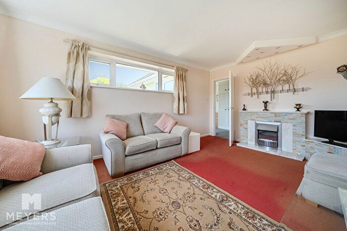 2 Bedroom Detached Bungalow For Sale In Walls View Road, Wareham, BH20 - Photo 3