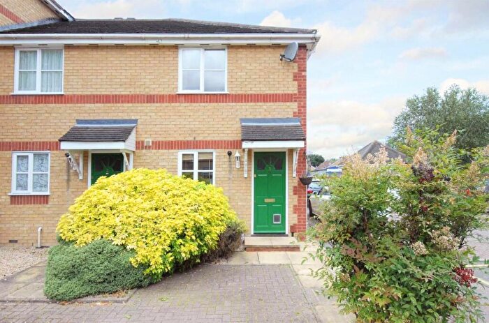 2 Bedroom End Of Terrace House For Sale In Athena Close, Kingston Upon Thames, KT1