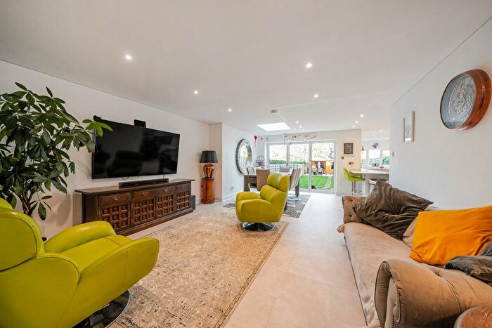 4 Bedroom Semi-detached House For Sale In Queensway, West Wickham, Kent, BR4