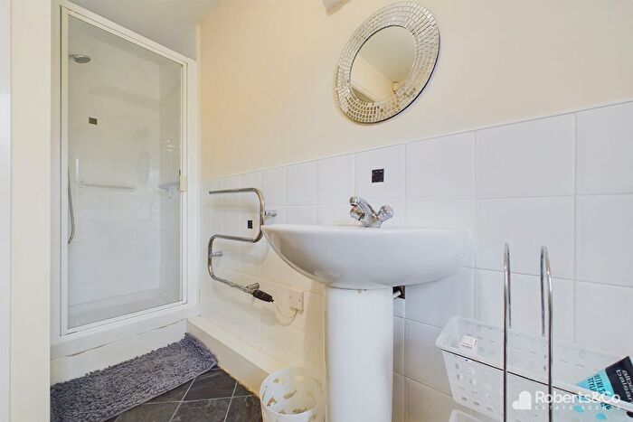 2 Bedroom Flat For Sale In Mayfield Close, Penwortham, PR1