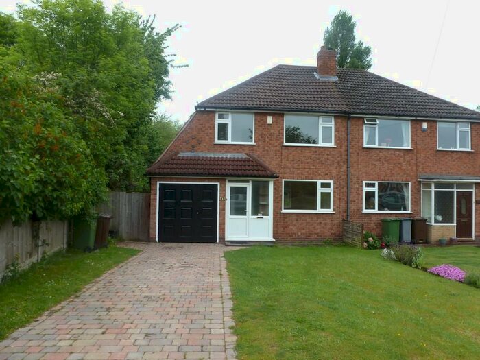 3 Bedroom Semi-Detached House To Rent In Ulverley Green Road, Solihull, B92