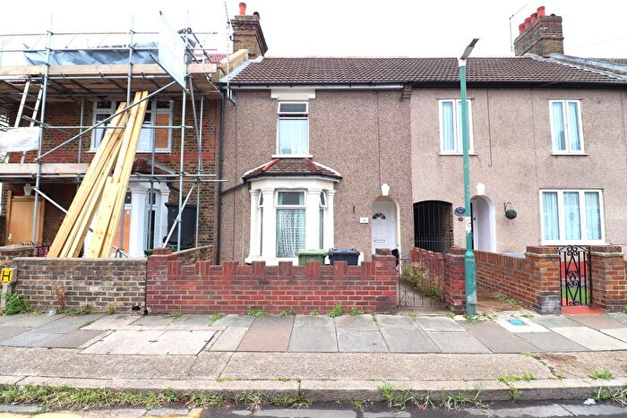 2 Bedroom Terraced House To Rent In St. Albans Road, Dartford, DA1