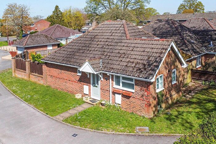 2 Bedroom Detached Bungalow For Sale In Wetherby Gardens, Totton, SO40