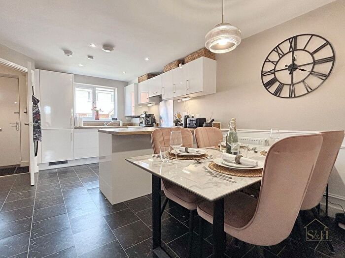 3 Bedroom Semi-Detached House For Sale In St. Katherines Crescent, Sellindge, TN25