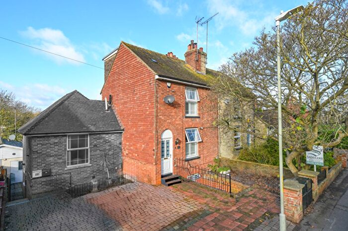 4 Bedroom Town House For Sale In Silver Hill Road, Willesborough, TN24