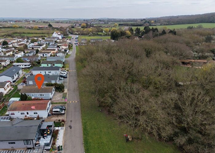 2 Bedroom Mobile/park Home For Sale In The Spur, The Dome Village, Hockley, Essex, SS5