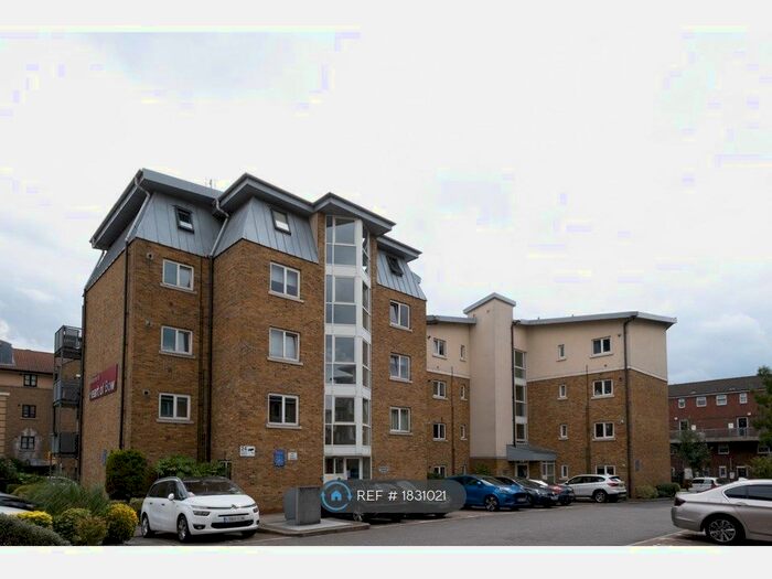 2 Bedroom Flat To Rent In Katherine Bell Tower, London, E3
