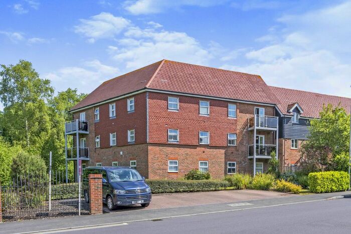 2 Bedroom Flat To Rent In White's Way, Hedge End, Southampton, SO30