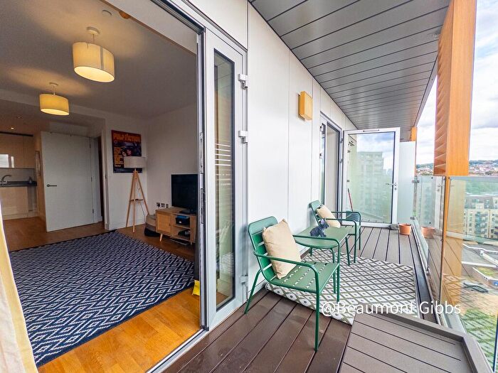 1 Bedroom Flat For Sale In Pepys Court, Love Lane, Woolwich, London, SE18