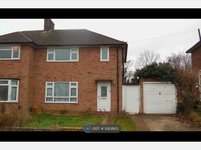 3 Bedroom Semi-Detached House To Rent In Archers Way, Letchworth Garden City SG6