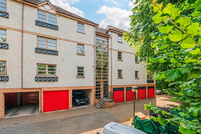 3 Bedroom Flat For Sale In / Grandville, Edinburgh, EH6
